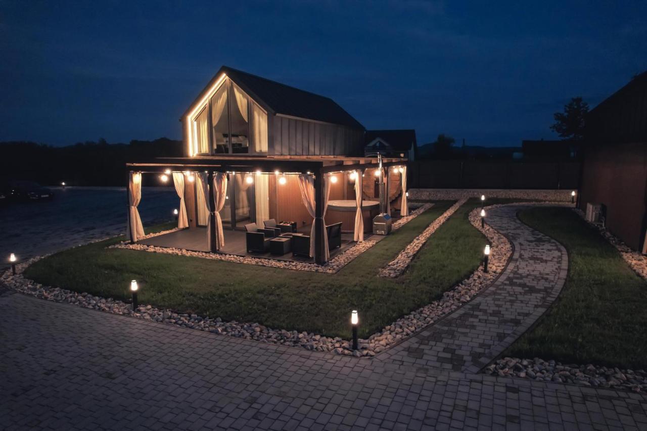 Village Resort Sauna & Jacuzzi & Netflix Tworkowa Kültér fotó