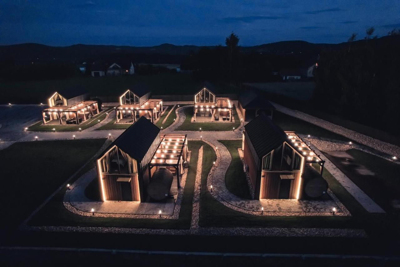 Village Resort Sauna & Jacuzzi & Netflix Tworkowa Kültér fotó