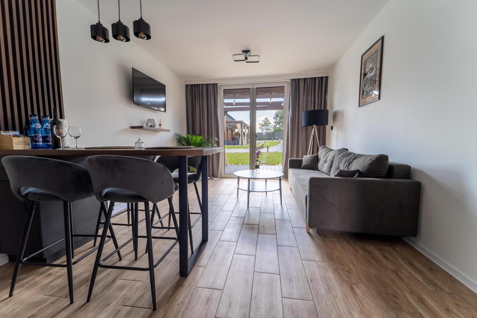 Village Resort Sauna & Jacuzzi & Netflix Tworkowa Kültér fotó